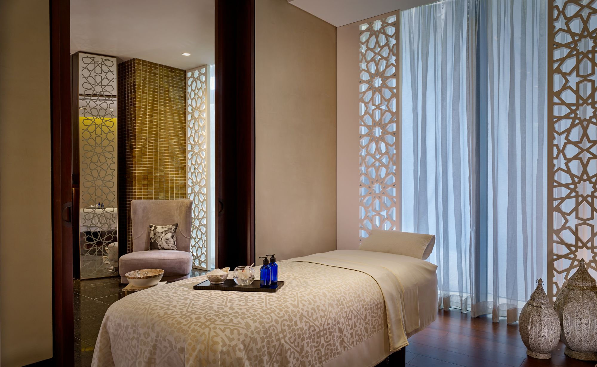 Grand Hyatt Abu Dhabi Hotel & Residences – Emirates Pearl